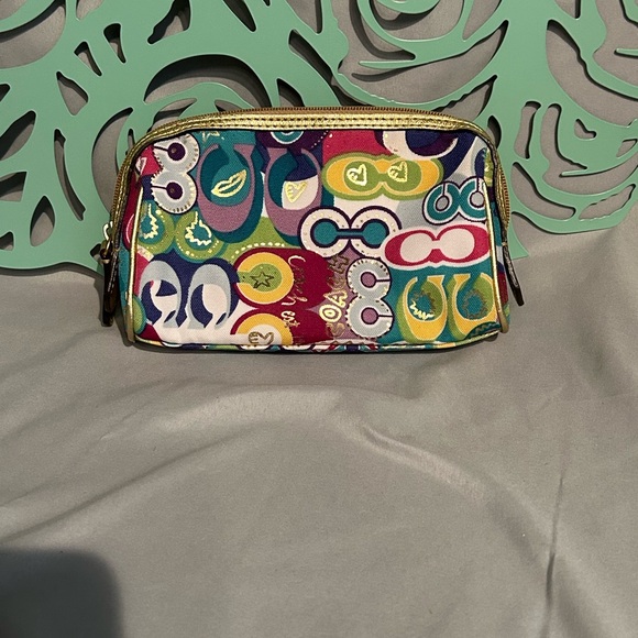 Coach Make Up Bag - Picture 2 of 8